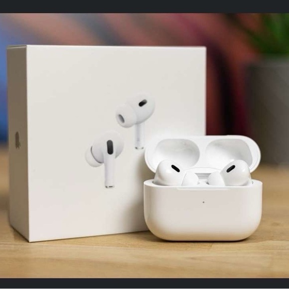 Apple White Wireless Earbuds with Charging Case